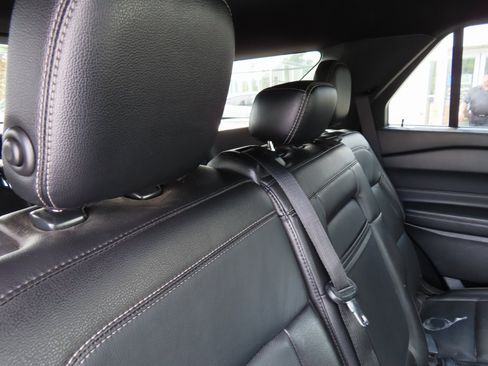 Used 2020 Ford Explorer Limited image 34