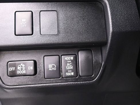 Used 2022 Toyota Tacoma SR image 26