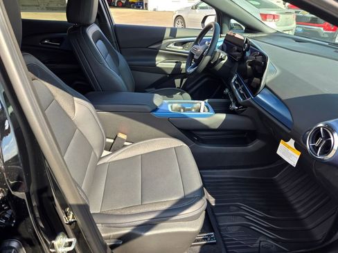 New 2026 Chevrolet Equinox EV LT image 4