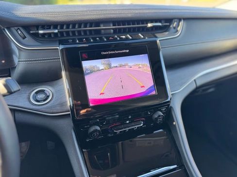 Used 2021 Jeep Grand Cherokee L Limited image 16