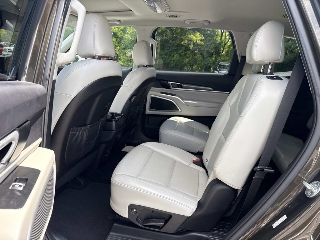 Used 2021 Kia Telluride S AWD/4WD image 17
