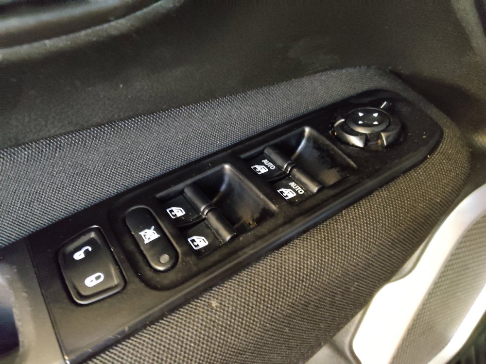 Used 2020 Jeep Renegade Latitude AWD/4WD image 27