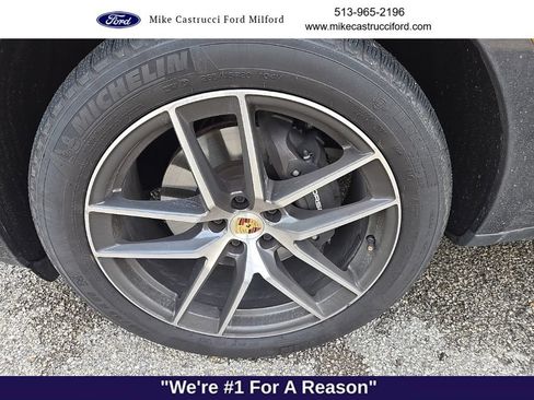 Used 2024 Porsche Macan AWD/4WD image 4