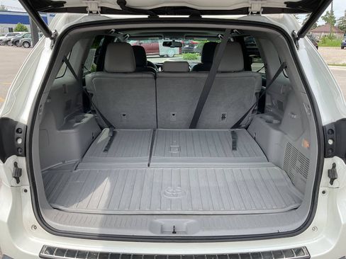 Used 2016 Toyota Highlander XLE AWD/4WD image 39