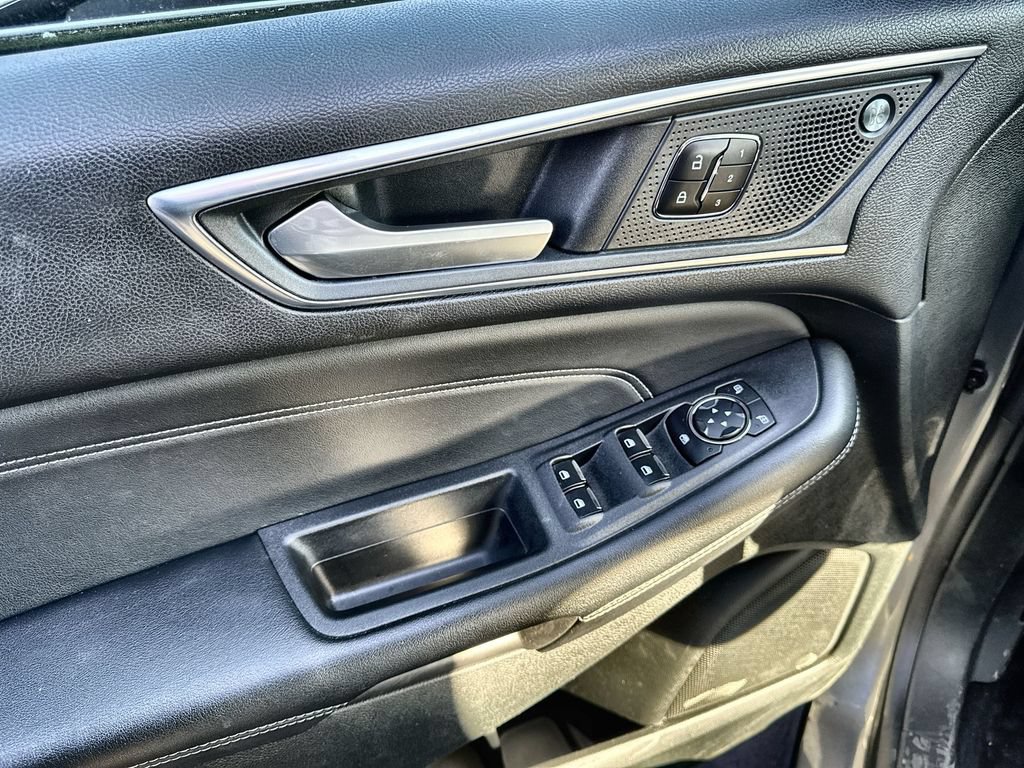 Used 2023 Ford Edge Titanium AWD/4WD image 4