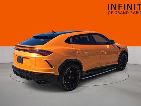Used 2022 Lamborghini Urus AWD/4WD image 5