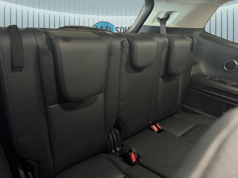 Used 2023 Subaru Ascent Limited w/ Technology Package AWD/4WD image 8