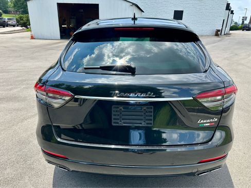 Used 2022 Maserati Levante GT AWD/4WD image 6