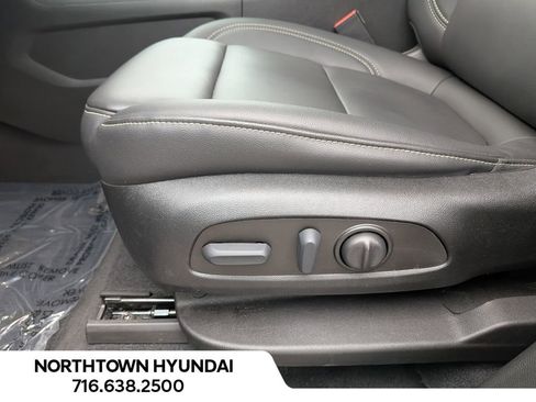 Used 2023 Chevrolet Traverse LT w/ LT Premium Package AWD/4WD image 35