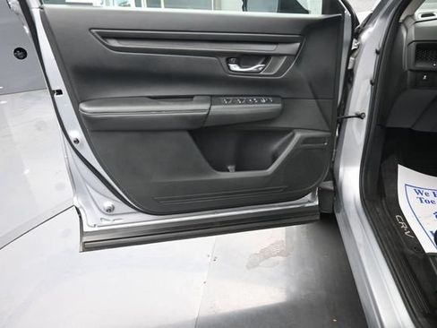 Used 2023 Honda CR-V LX image 10