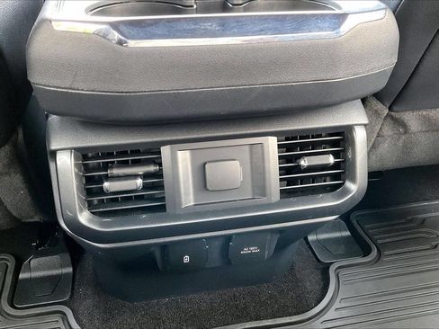 Used 2022 Ford F150 Lariat AWD/4WD image 16