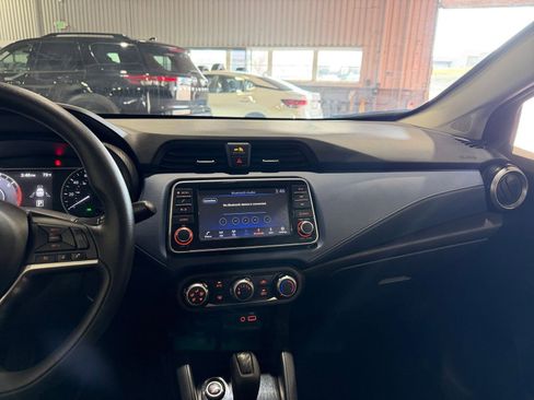 Used 2025 Nissan Versa SV image 17