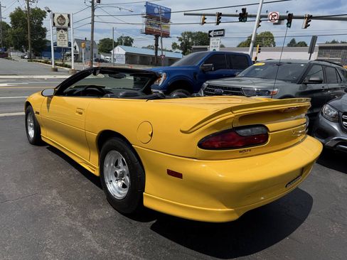 Used 1995 Chevrolet Camaro Z28 RWD image 12