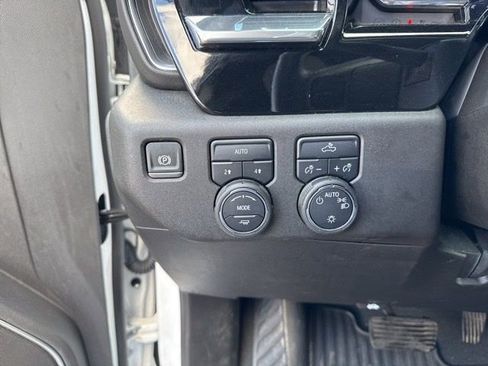 Used 2025 Chevrolet Silverado 1500 LT image 20