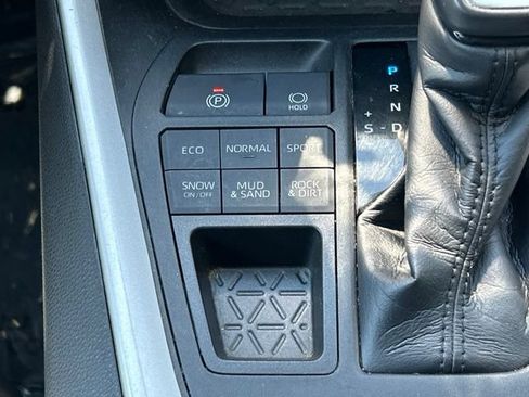 Certified 2021 Toyota RAV4 XLE Premium AWD/4WD image 60