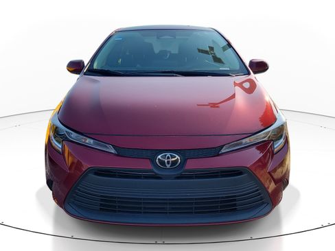 Used 2025 Toyota Corolla LE FWD image 2