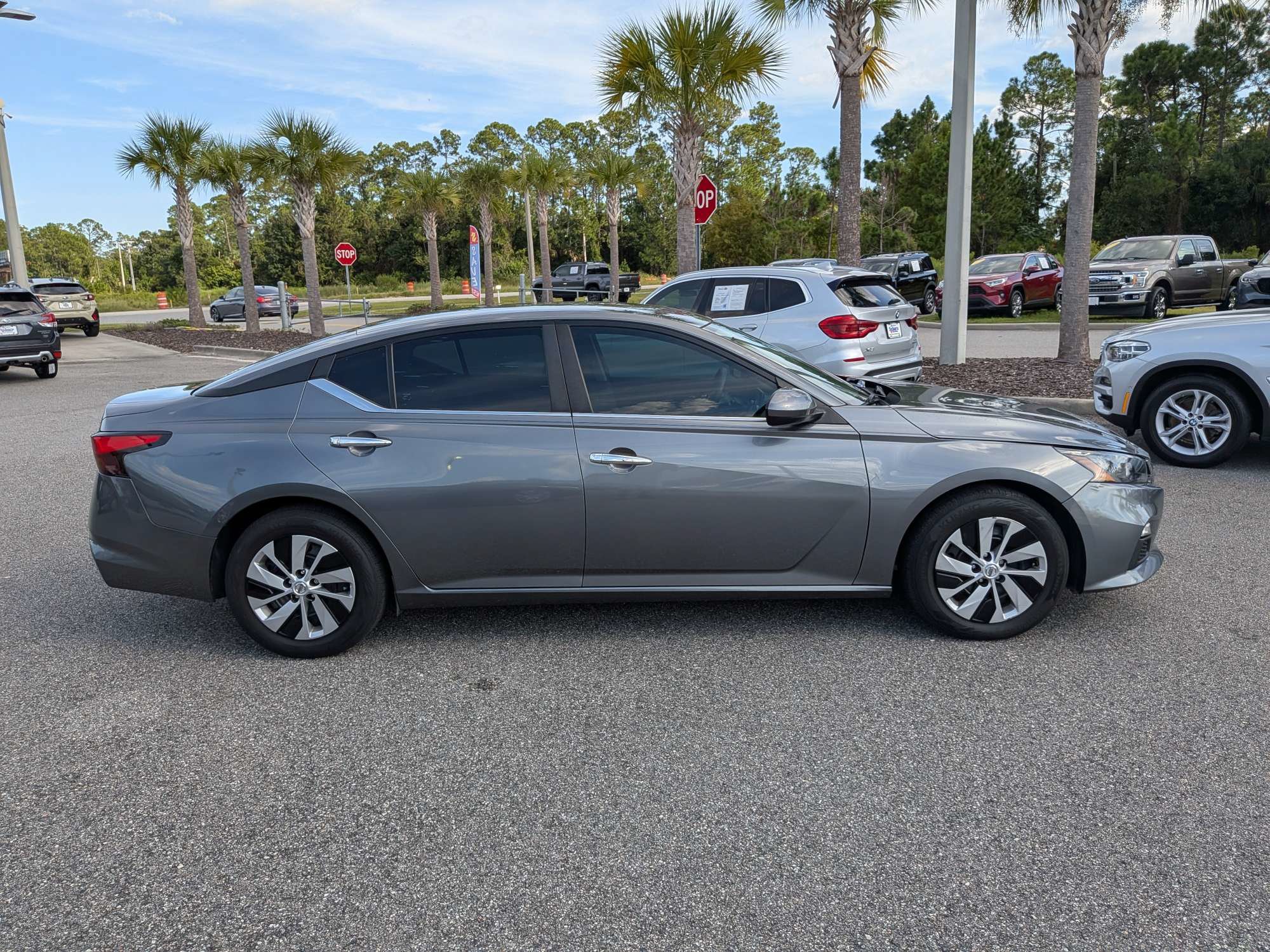 Used 2022 Nissan Altima 2.5 S FWD image 3