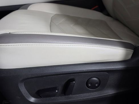 Used 2022 Nissan Pathfinder Platinum w/ Cargo Package image 27