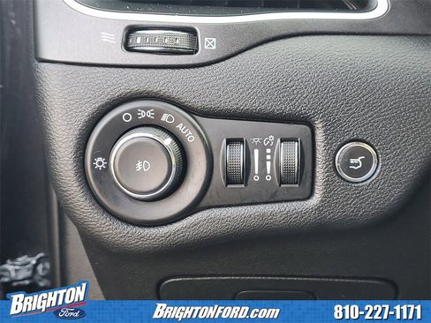 Used 2019 Jeep Cherokee Trailhawk w/ Comfort/Convenience Group image 17