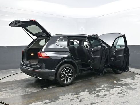 Used 2021 Volkswagen Tiguan SE image 45