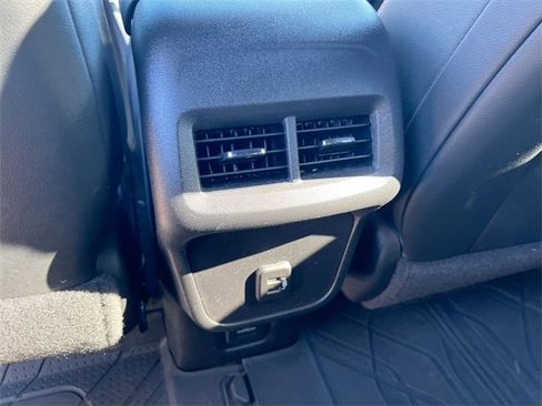 Used 2022 Chevrolet Equinox RS w/ Infotainment Package image 20