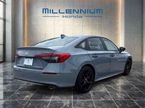 Used 2023 Honda Civic Sport image 5