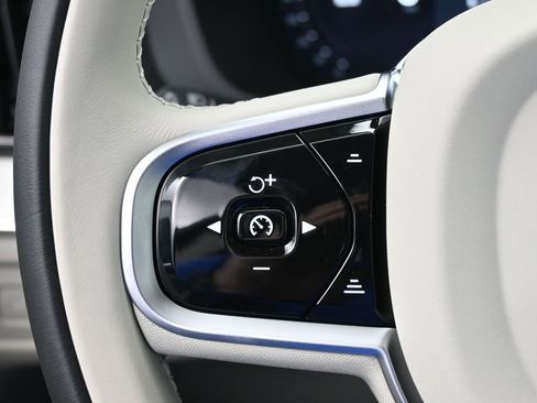 New 2026 Volvo XC60 B5 Ultra w/ Protection Package Premier AWD/4WD image 11
