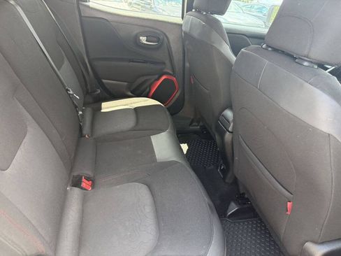 Used 2016 Jeep Renegade Trailhawk AWD/4WD image 12