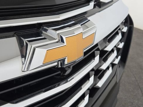 Used 2025 Chevrolet Equinox LT FWD image 37