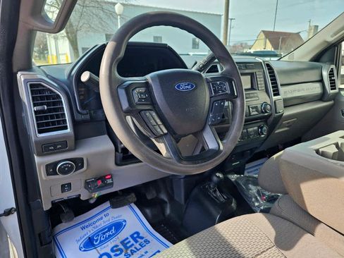 Used 2017 Ford F550 4x4 SuperCab Super Duty w/ XLT Value Package image 8