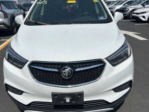 Used 2017 Buick Encore Essence image 3