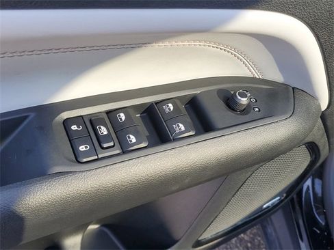 New 2026 Jeep Compass Limited w/ Sun, Sound & Navigation Group image 17