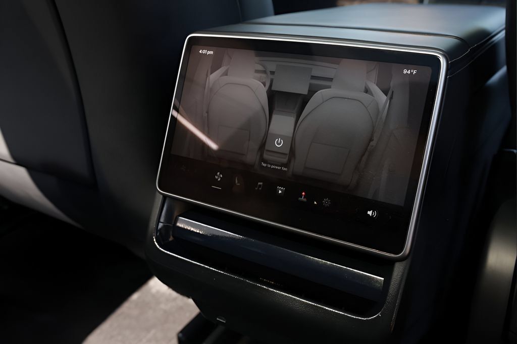 Used 2026 Tesla Model Y Long Range RWD image 32