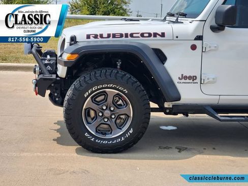 Used 2022 Jeep Gladiator Rubicon w/ Trailer Tow Package AWD/4WD image 12