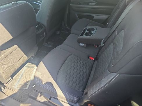 Used 2022 Nissan Pathfinder SV FWD image 12