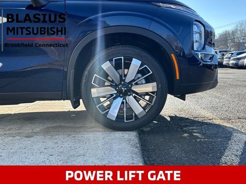 New 2026 Mitsubishi Outlander SE AWD/4WD image 11
