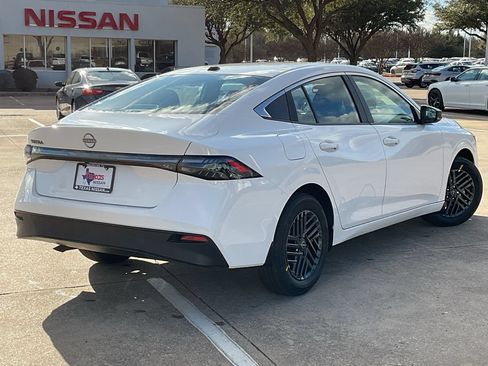 New 2026 Nissan Sentra SV w/ SV Convenience Package FWD image 5