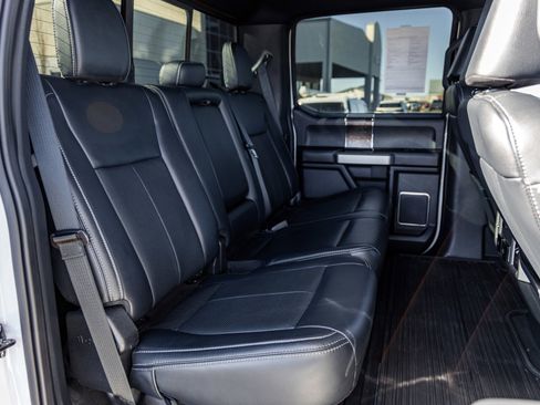 Used 2022 Ford F250 Lariat w/ Black Appearance Package image 11