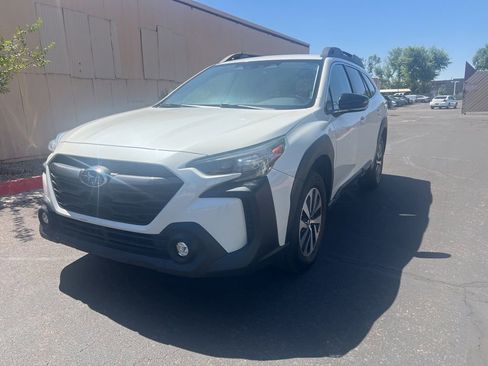 Used 2023 Subaru Outback Premium AWD/4WD image 1
