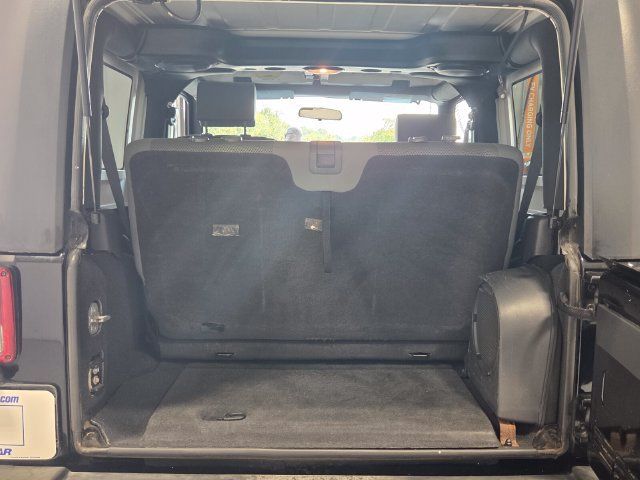 Used 2007 Jeep Wrangler Sahara AWD/4WD image 8