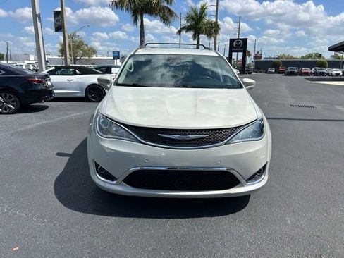 Used 2020 Chrysler Pacifica Touring-L Plus image 2