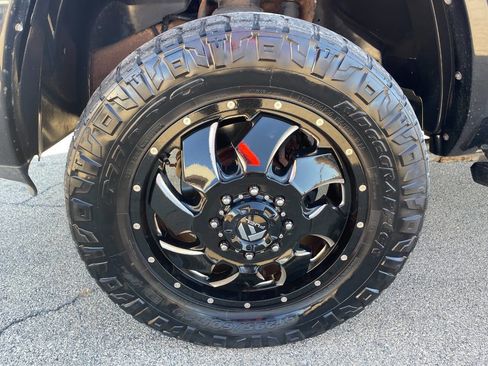 Used 2018 RAM 3500 Laramie Longhorn image 11