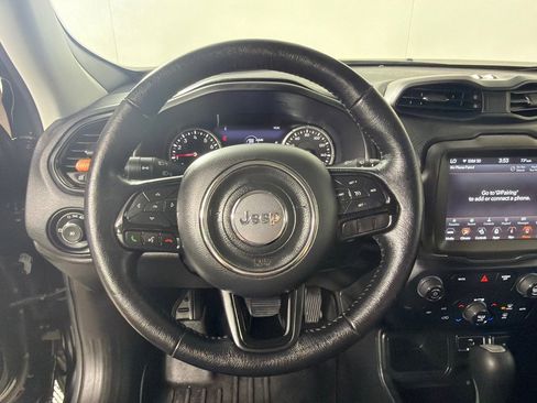 Used 2020 Jeep Renegade Altitude w/ UConnect 8.4 Nav Group FWD image 15