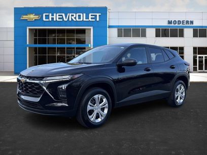 Certified 2025 Chevrolet Trax LS w/ Driver Confidence Package