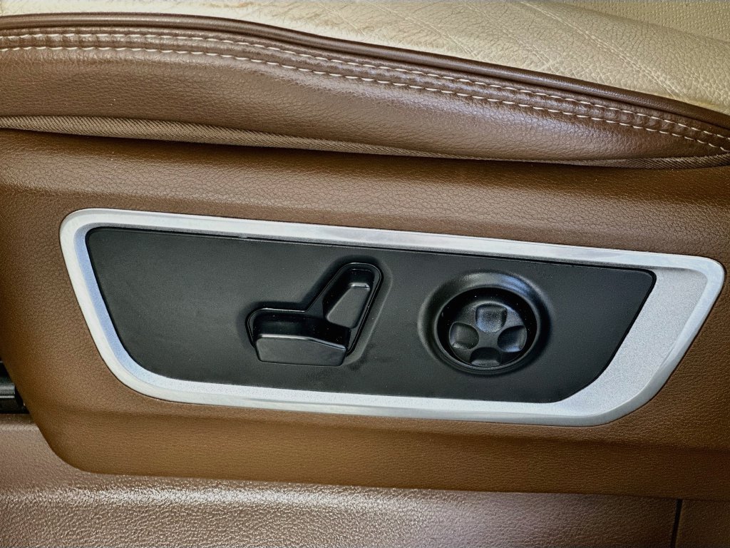 Used 2019 RAM 1500 Laramie AWD/4WD image 22