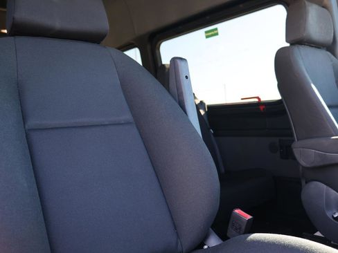 Used 2019 Mercedes-Benz Sprinter 2500 image 18