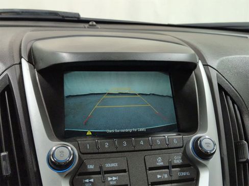 Used 2017 Chevrolet Equinox LT image 32