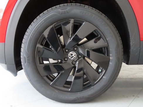 New 2025 Volkswagen Atlas SE image 26