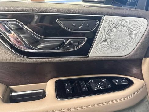 Used 2024 Lincoln Navigator L Reserve AWD/4WD image 9