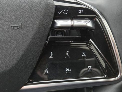 Used 2024 Cadillac Lyriq Sport image 15